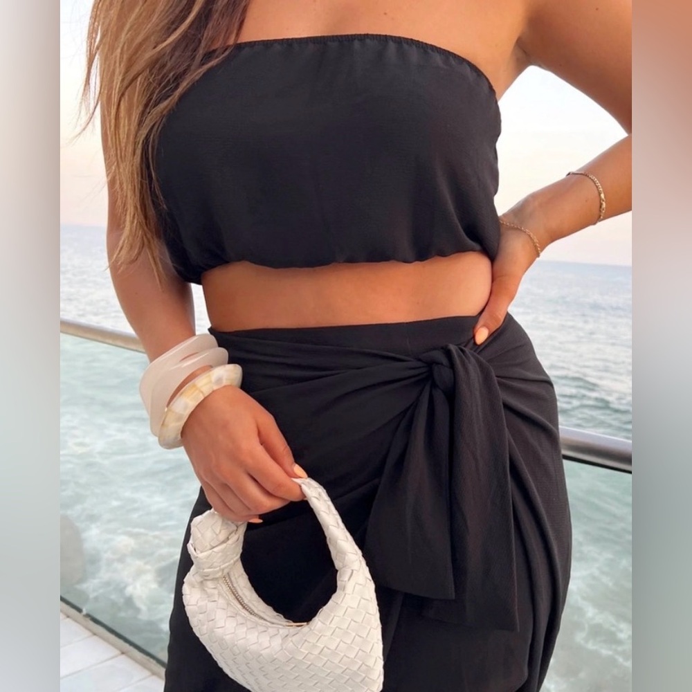 Show me your Mumu Teeny Tube Top in Black